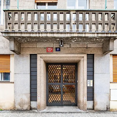 Days - Wtih Fast Wifi And Barrier Free Access In New Town * Prague